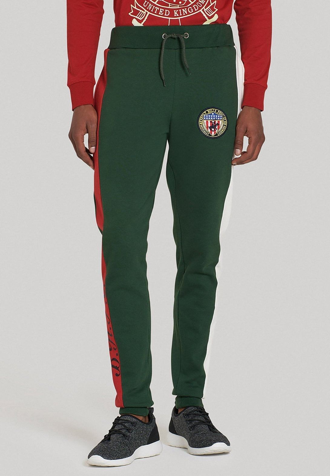 Beverly Hills Polo Club UK-BHPC US SHIELD PATCH JOGGERS MUSK