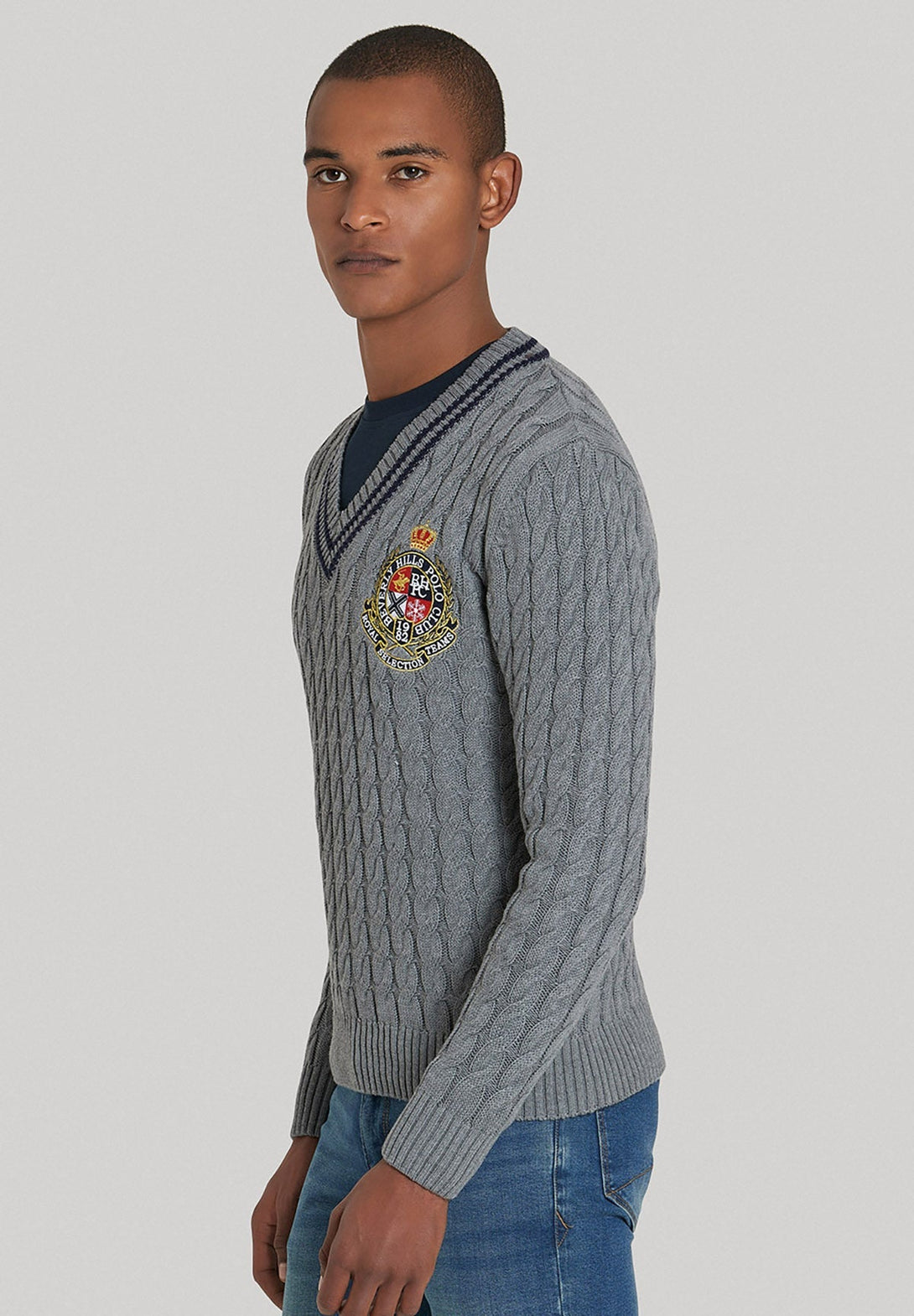 Beverly Hills Polo Club UK-HERALDIC CREST CABLE-KNIT V-NECK SWEATER HEATHER GREY